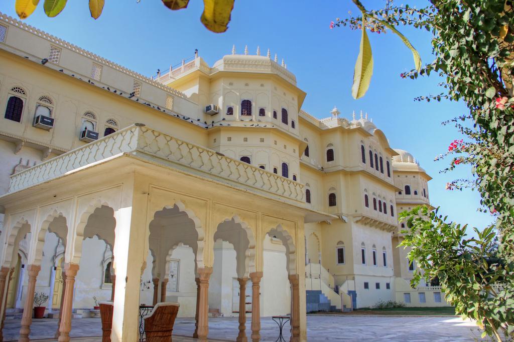 Alsisar Mahal- Heritage Hotel Exterior foto